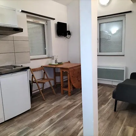 Les Acacias Courte Et Longue Duree 3* Bischoffsheim