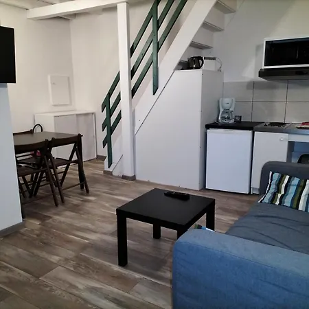 Apartmanhotel Les Acacias Courte Et Longue Duree 3*